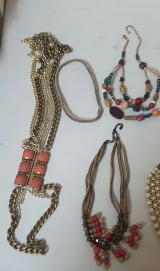 Conjunto collares y pulseras