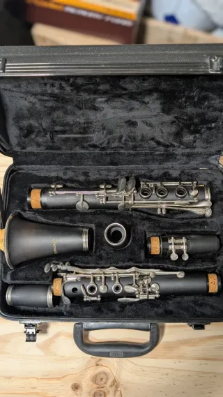 Clarinete Bernard con estuche