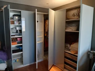 Armario moderno gris