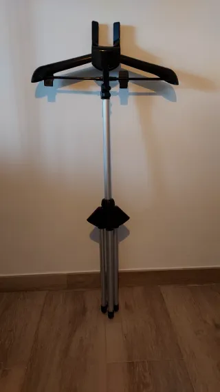 Percha para planchado vertical