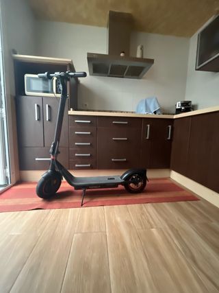 Patinete Eléctrico Cecotec Rueda Pinchada