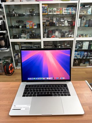 MacBook Pro 15” 2019 i7 16GB RAM 256GB SSD