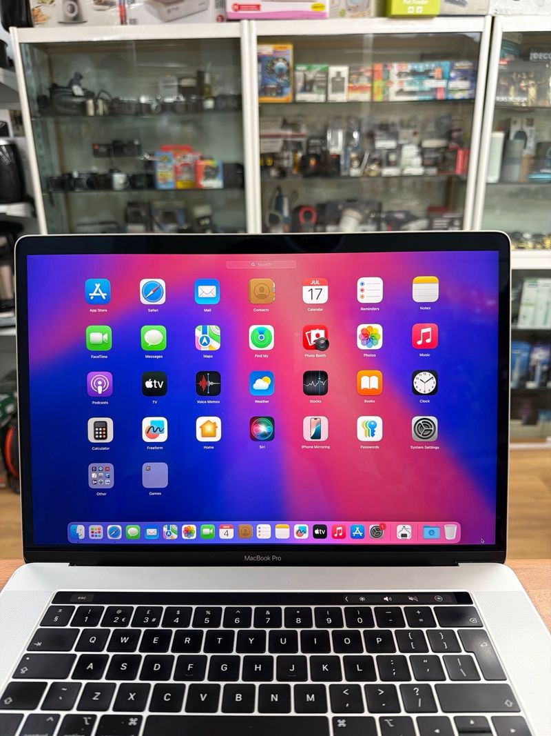 MacBook Pro 15” 2019 i7 16GB RAM 256GB SSD afbeelding 6