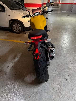 Ducati Monster 821 Amarilla 2019