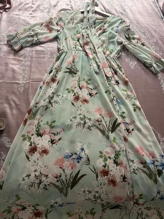 Vestido largo floral verde para eventos