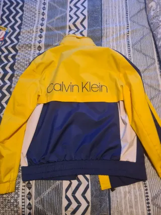 Cortavientos Calvin Klein Azul y Amarillo