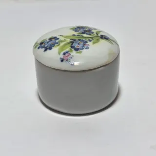 Piccola scatolina in porcellana Lipo