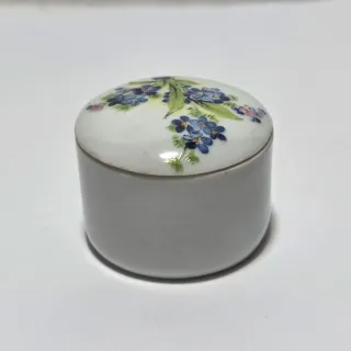 Piccola scatolina in porcellana Lipo