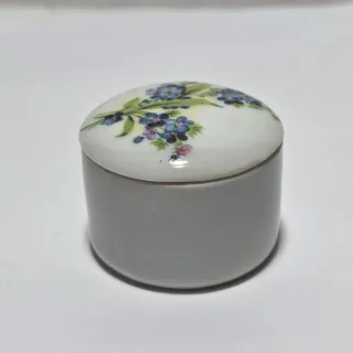 Piccola scatolina in porcellana Lipo