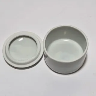 Piccola scatolina in porcellana Lipo