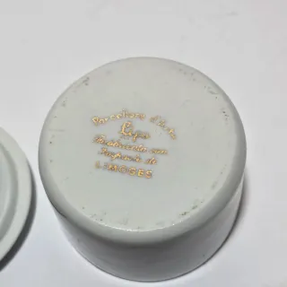 Piccola scatolina in porcellana Lipo