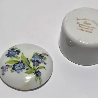 Piccola scatolina in porcellana Lipo