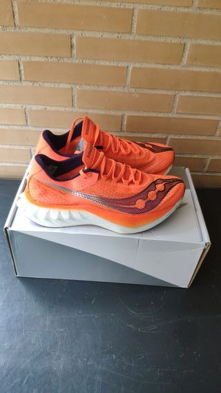 Zapatillas Saucony Endorphin PRO 4 Naranja Carbono