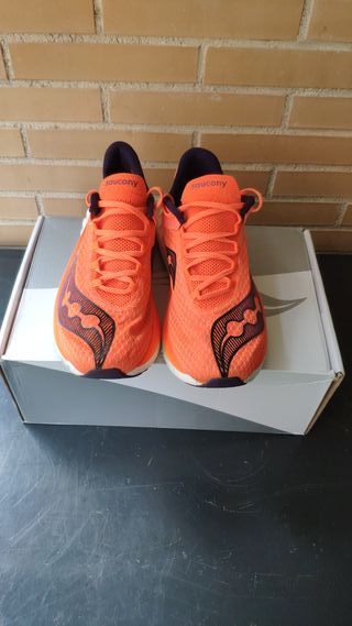 Zapatillas Saucony Endorphin PRO 4 Naranja Carbono