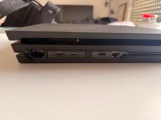 Consola PS4 Pro + Mando + Cables