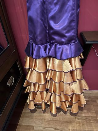 Vestido de flamenca morado y dorado