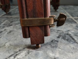 Antigua Lámpara de pie Trípode Madera y Bronce