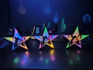 Lámpara Estrella K-pop Cazadoras de Demonios