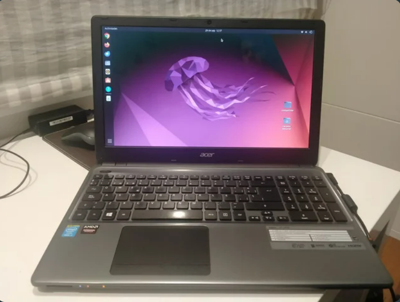 Portátil Acer Aspire 15.6'' + Mochila