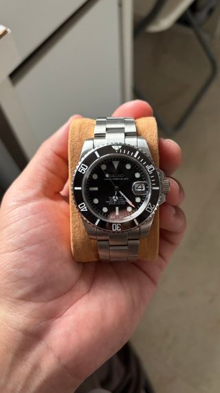 Reloj Seiko Negro y Plateado