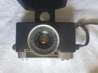 Consegna di vecchie fotocamere Yashica