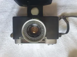 Consegna di vecchie fotocamere Yashica