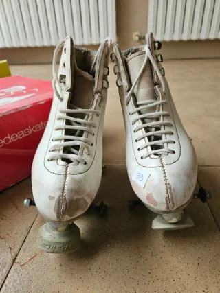 Patines artísticos blancos