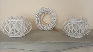 Conjunto de farolillos y corona de mimbre blanco