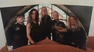 VINILO THUNDERBOLT LP NUEVO DE SAXON EN COLOR ROJO