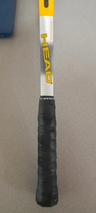 Raqueta de tenis HEAD con funda Wilson