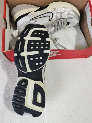 Zapatillas Nike VK2 Run Plata y Blanco