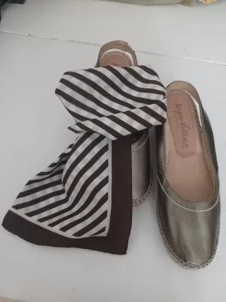 Sandalias cuña M Victoria doradas + oferta compra