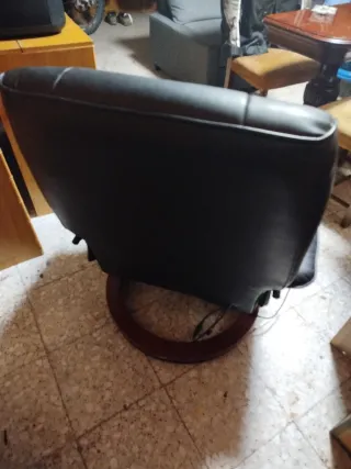 Sillón relax de piel con reposapiés