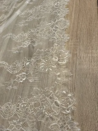 Mantilla de encaje blanco