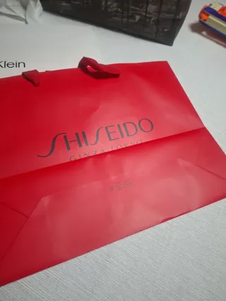 Bolsas de regalo Calvin Klein, Guess, Shiseido