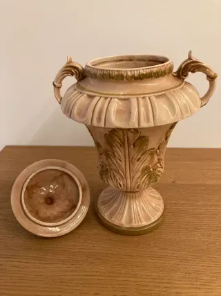 Vaso con coperchio porcellana Capodimonte