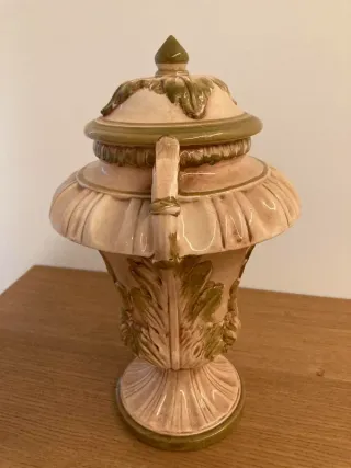Vaso con coperchio porcellana Capodimonte