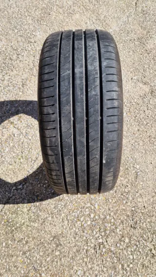 Neumático 225/45/18