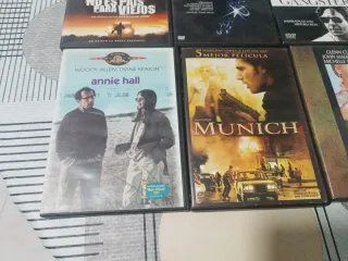 Colección de películas en formato DVD.