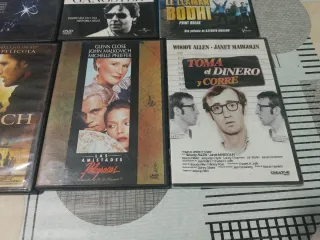 Colección de películas en formato DVD.