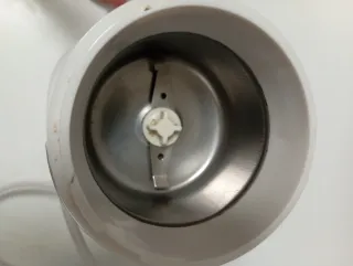 Triturador de café blanco Jata