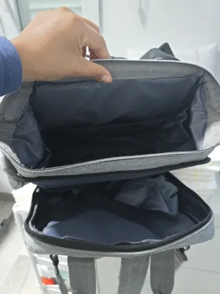 Mochila de maternidad gris