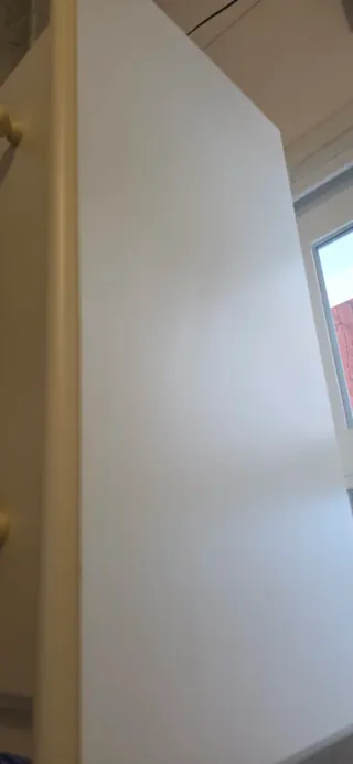 Cajonera de madera beige