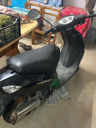 Moto Scooter 49cc daelim