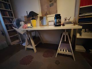 Mesa de estudio blanca