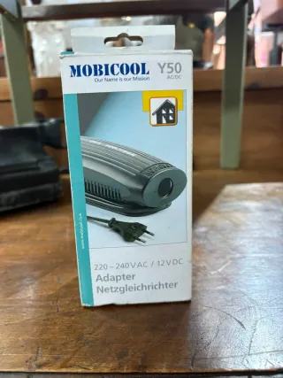 Adaptador Mobicool Y50 AC/DC