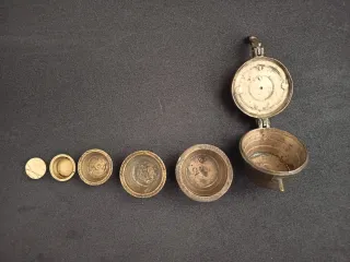 Ponderal antiguo de bronce