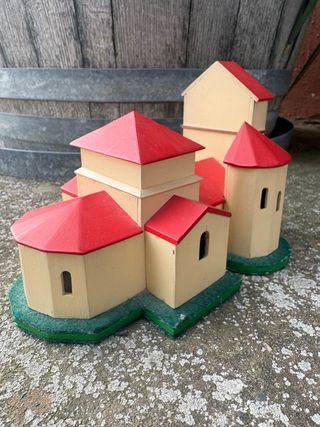 Casita de madera iglesia