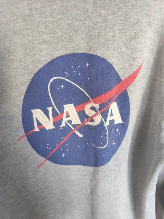Sudadera gris con capucha de la NASA, h&m