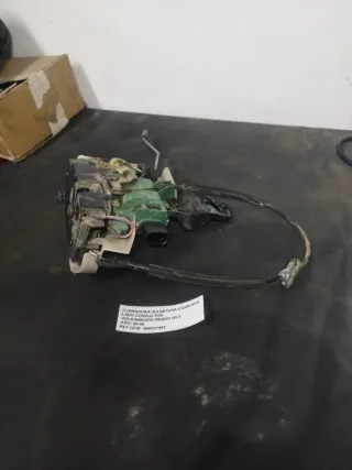 Cerradura Delantera Izq VW Passat B5.5 AÑO 00-05